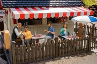 POLA G - Art. No. 331532 - Seated restaurant guests, modern